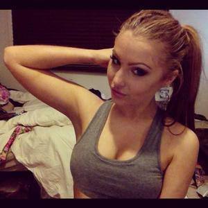 Elizabeth, 18 from Florida | Older Men and Younger Women Dating