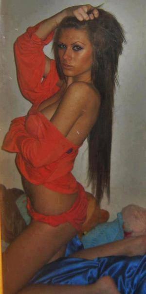 Rachel, 18, Pennsylvania | Flirty Adult Profile for Older Men