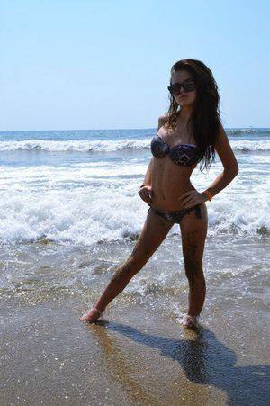 Ellen, 28, California | Flirty Adult Profile for Older Men