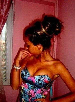 Joanna, 18, California | Flirty Adult Profile for Older Men