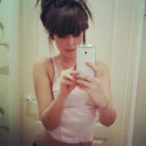 Kyla (18) in California | Casual Dating with Older Men