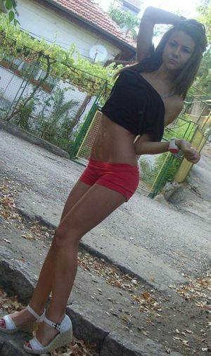 Photo of Jazmin (25) from District Of Columbia dating profile