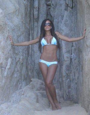 Aileen, 21, North Carolina | Younger Adult Woman Seeking Older Men