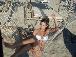 Mindy, 24 in Ontario | Younger Adult Woman, Older Men