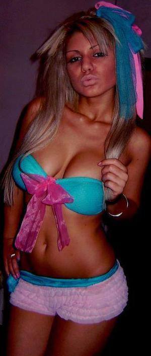 Connect with Martha (27) in Florida | Adult Dating