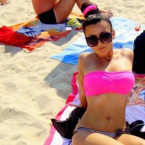 Abby (25) in Alberta | No-Strings Adult Dating