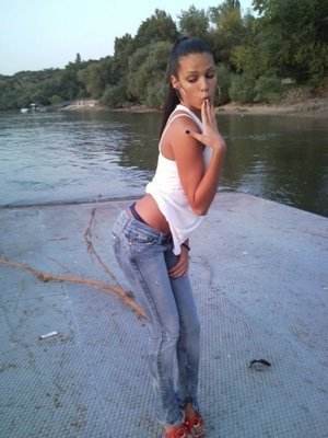 Adult dating profile photo of Carrie (27) in Montreal, QBC