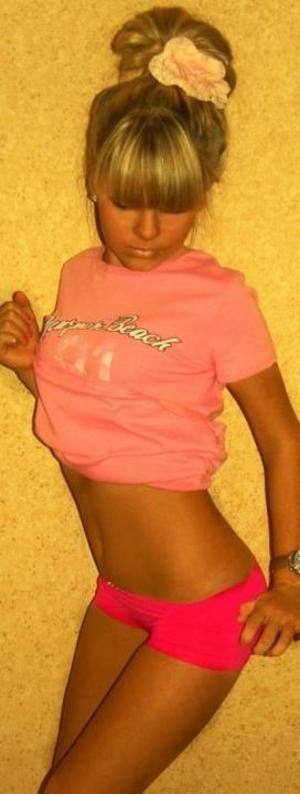 Phoebe, 27, Alberta | No Commitment Dating Profile