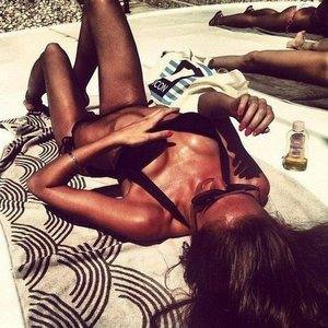 Laura (20) in Tennessee | No-Strings Adult Dating