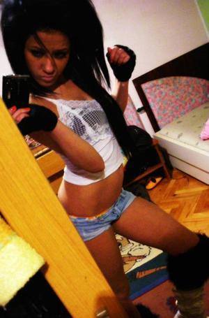 Photo of Helena (19), adult profile in Montreal, QBC