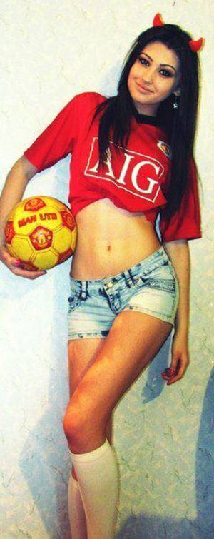 Elise (19) in Virginia | No-Strings Adult Dating