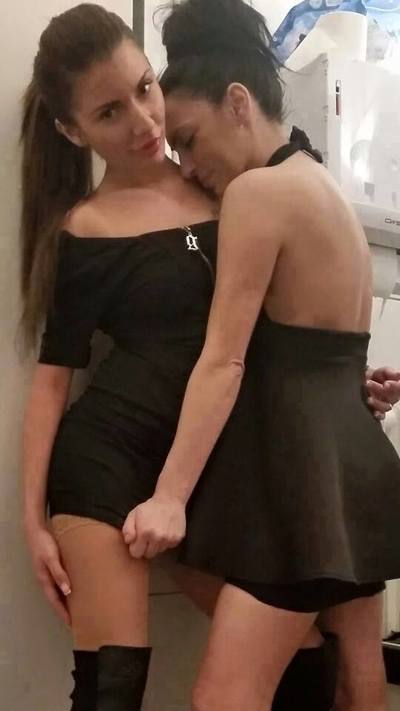 Ana, 18, Washington | No Commitment Dating Profile