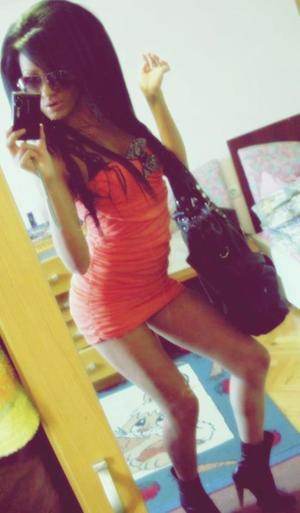 Lara, age 22, Richmond, VA profile picture