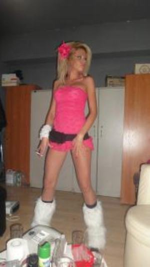 Georgette from Pleasant Hill, Tennessee is looking for adult webcam chat