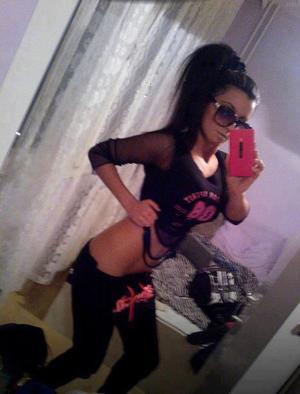 Meet local singles like Adah from New Lisbon, Wisconsin who want to fuck tonight