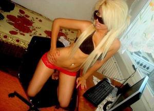 Dorthey from Milford, Nebraska is looking for adult webcam chat