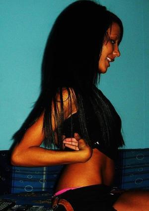 Claris from Providence, Rhode Island is looking for adult webcam chat