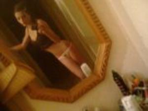 Leonore from North Carolina is looking for adult webcam chat