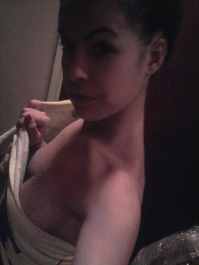 Drema from Hillsborough, New Hampshire is looking for adult webcam chat