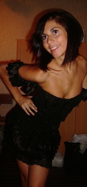 Elana from Cheyenne Wells, Colorado is looking for adult webcam chat