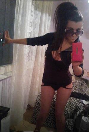 Jeanelle from Marydel, Delaware is looking for adult webcam chat