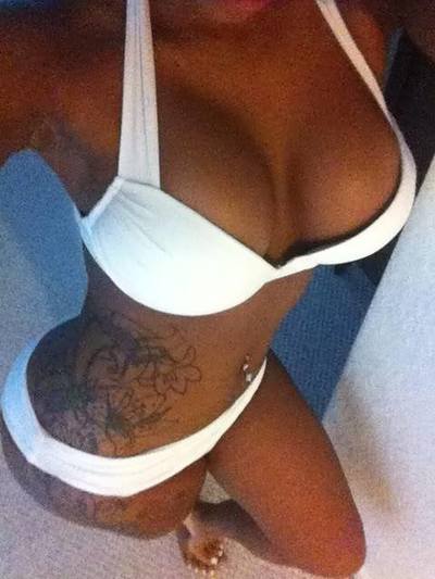 Jeanene from Mandeville, Louisiana is looking for adult webcam chat