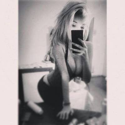 Oralee from Warren, Vermont is looking for adult webcam chat