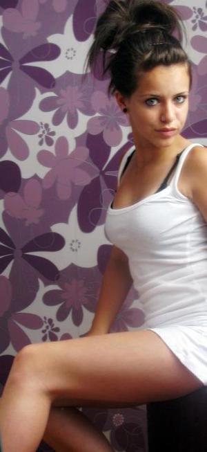 Roselee from Topawa, Arizona is looking for adult webcam chat