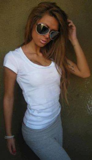 Shonda from Black Creek, Wisconsin is looking for adult webcam chat